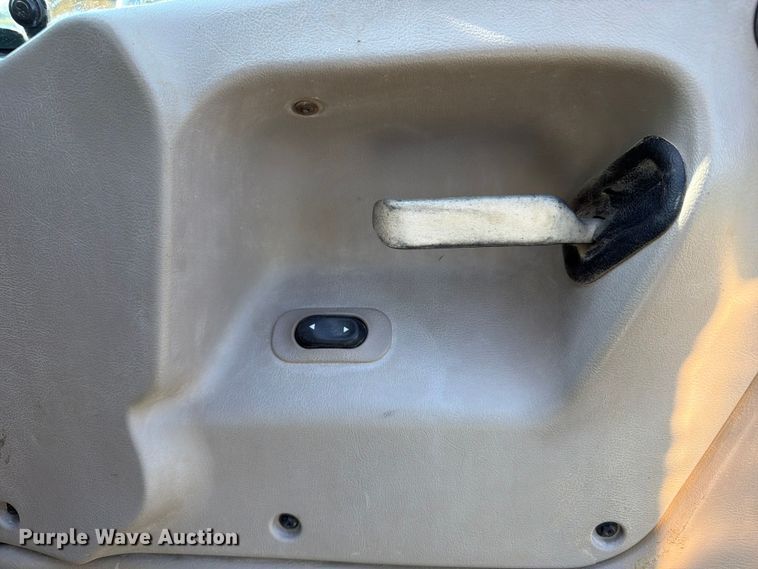 image for item OE9619 2004 Sterling L9500 Series dump truck
