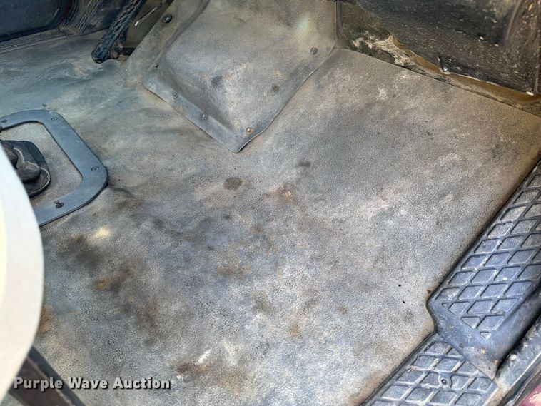image for item OE9619 2004 Sterling L9500 Series dump truck