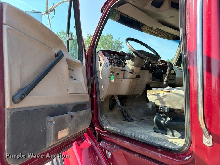 image for item OE9619 2004 Sterling L9500 Series dump truck