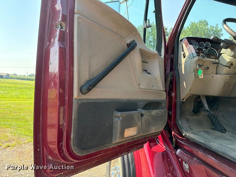 image for item OE9619 2004 Sterling L9500 Series dump truck