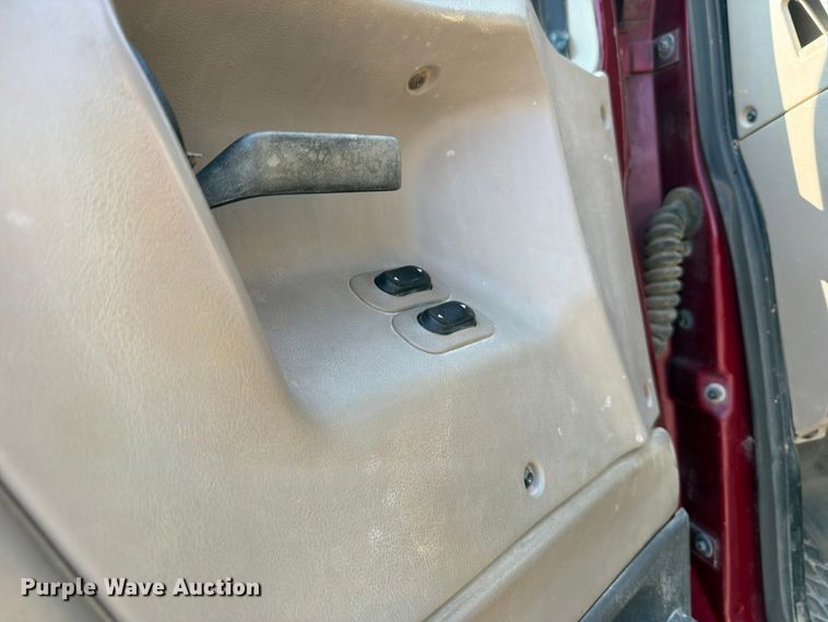 image for item OE9619 2004 Sterling L9500 Series dump truck