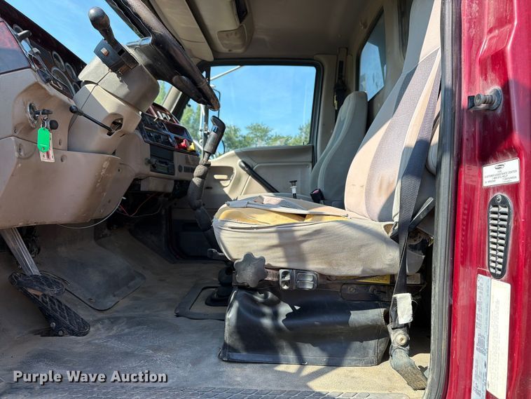 image for item OE9619 2004 Sterling L9500 Series dump truck