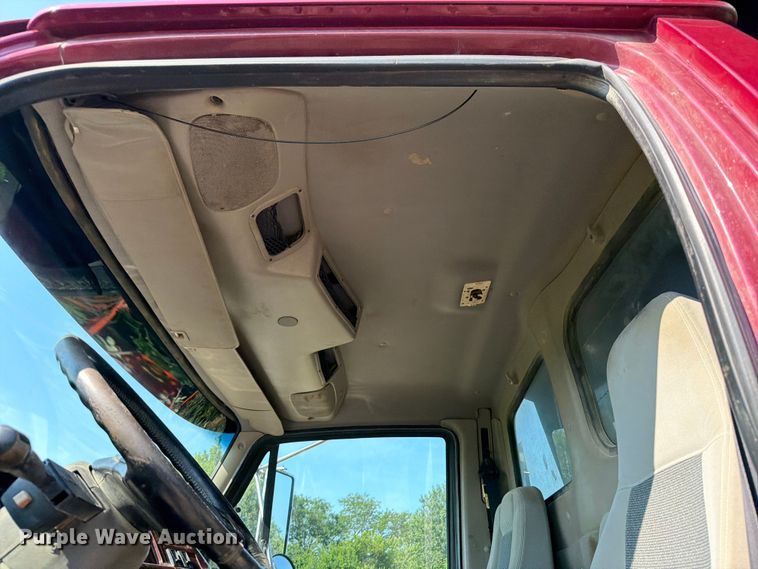 image for item OE9619 2004 Sterling L9500 Series dump truck