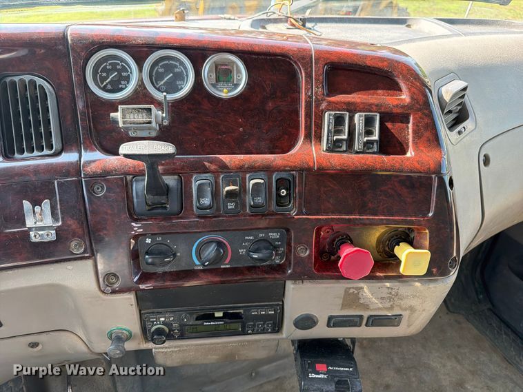image for item OE9619 2004 Sterling L9500 Series dump truck
