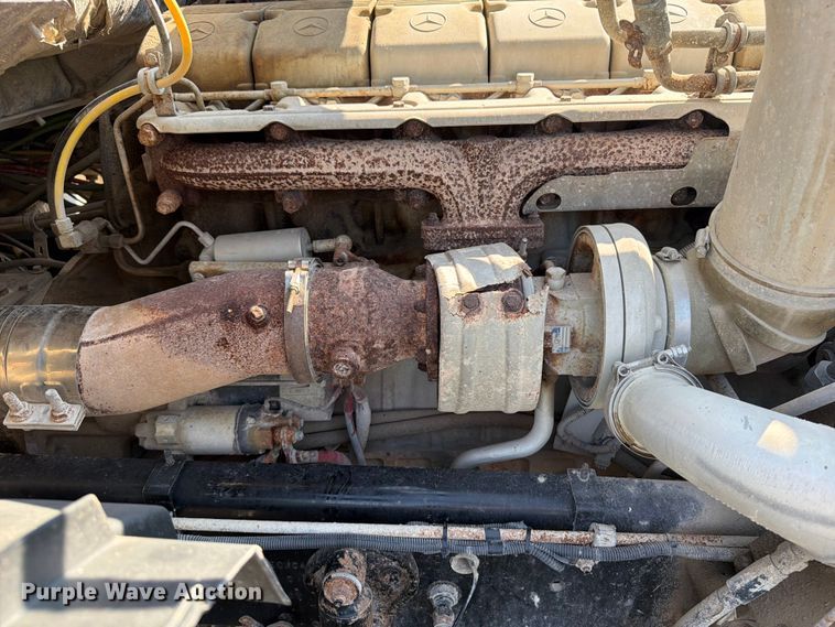 image for item OE9619 2004 Sterling L9500 Series dump truck