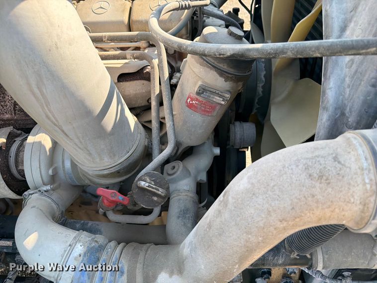 image for item OE9619 2004 Sterling L9500 Series dump truck