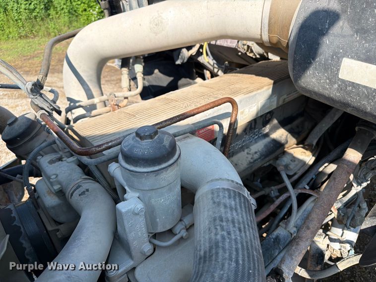 image for item OE9619 2004 Sterling L9500 Series dump truck