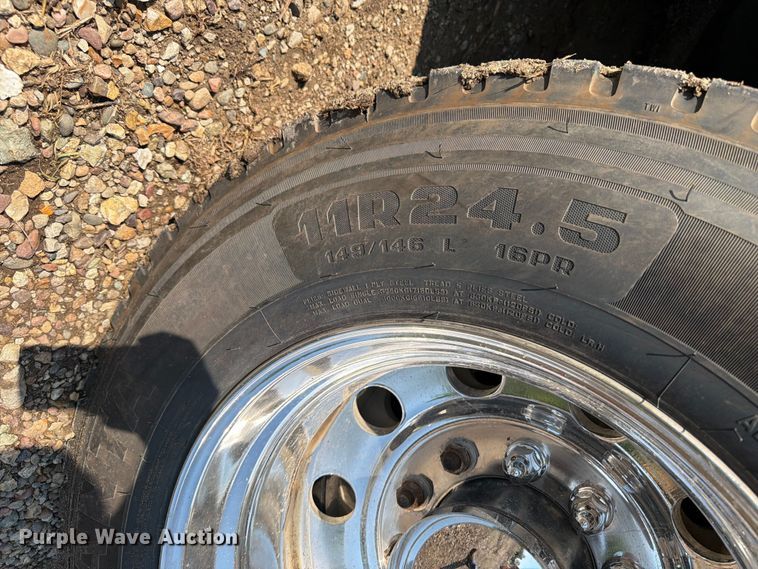 image for item OE9619 2004 Sterling L9500 Series dump truck
