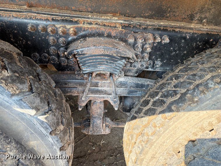 image for item OE9619 2004 Sterling L9500 Series dump truck