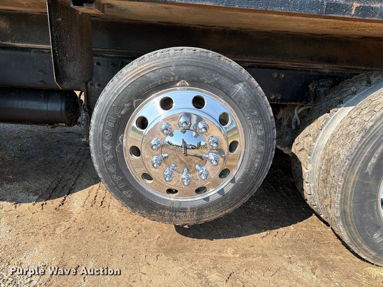 image for item OE9619 2004 Sterling L9500 Series dump truck
