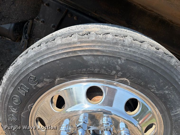 image for item OE9619 2004 Sterling L9500 Series dump truck