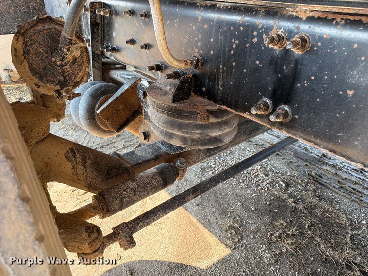 image for item OE9619 2004 Sterling L9500 Series dump truck