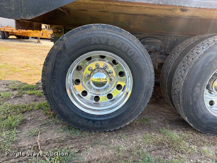 image for item OE9619 2004 Sterling L9500 Series dump truck
