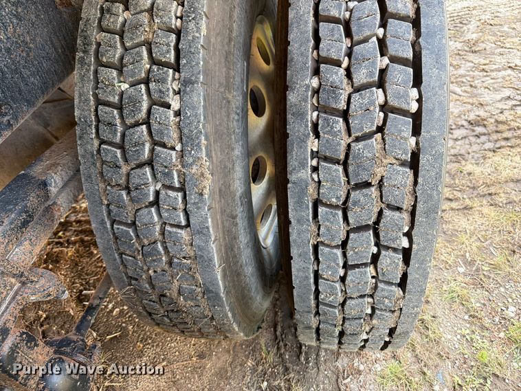 image for item OE9619 2004 Sterling L9500 Series dump truck