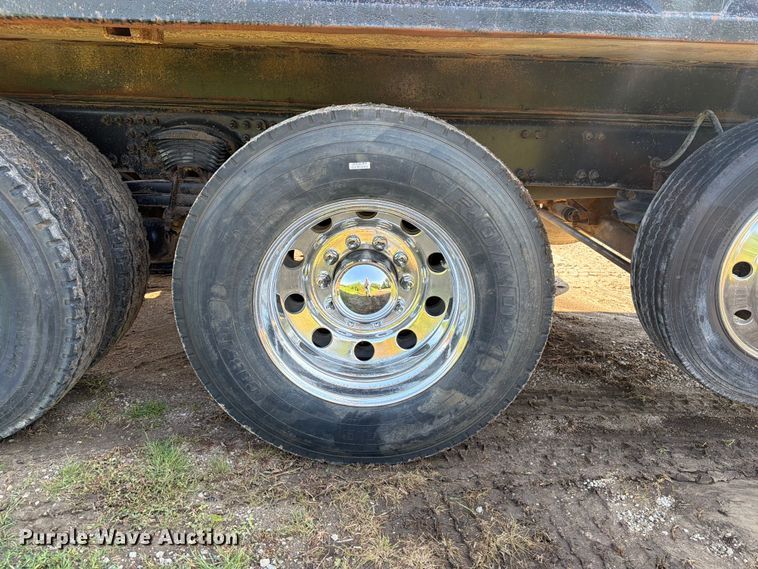image for item OE9619 2004 Sterling L9500 Series dump truck