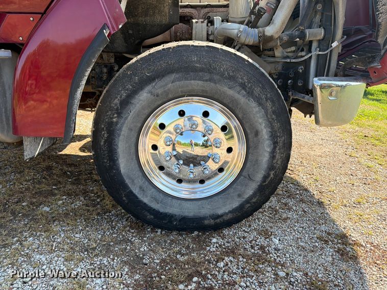 image for item OE9619 2004 Sterling L9500 Series dump truck