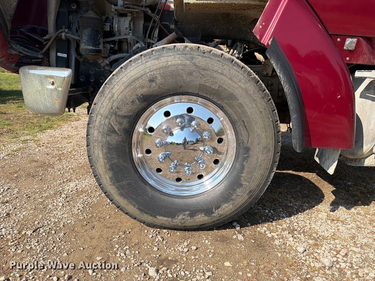 image for item OE9619 2004 Sterling L9500 Series dump truck