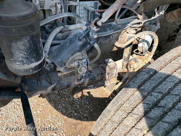 image for item OE9619 2004 Sterling L9500 Series dump truck