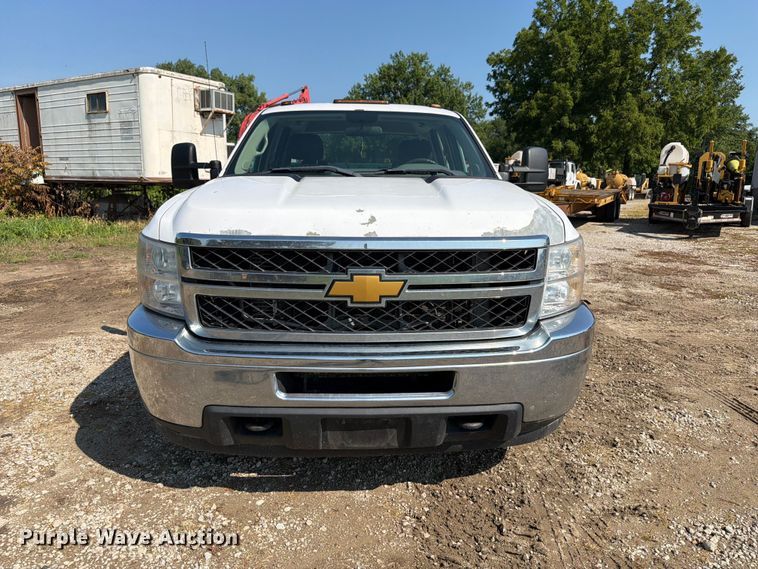 image for item OE9621 2012 Chevrolet Silverado 3500 Crew Cab utility bed pickup truck