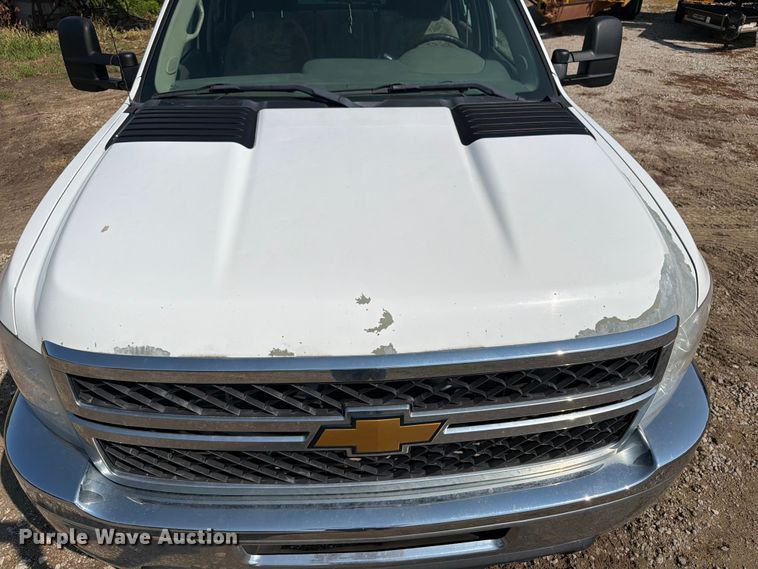 image for item OE9621 2012 Chevrolet Silverado 3500 Crew Cab utility bed pickup truck