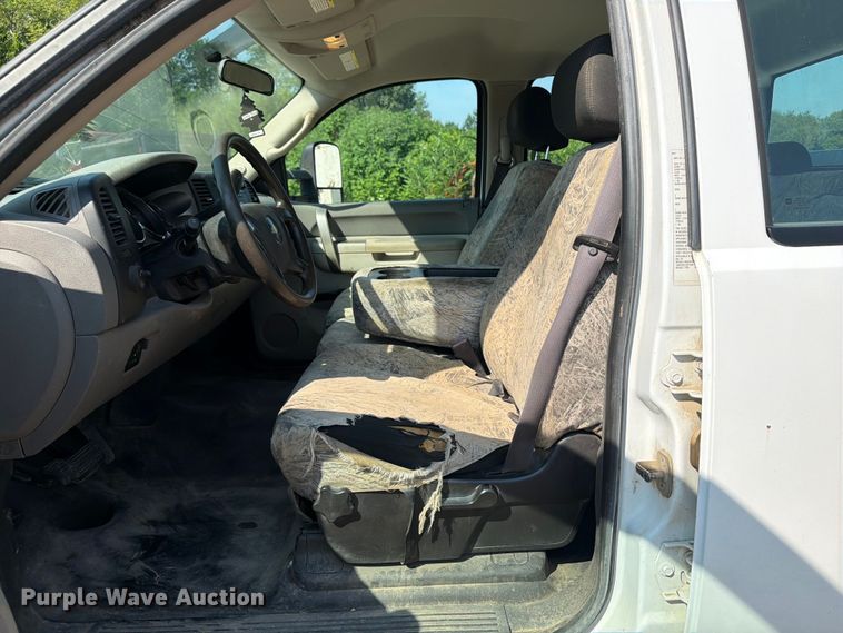 image for item OE9621 2012 Chevrolet Silverado 3500 Crew Cab utility bed pickup truck