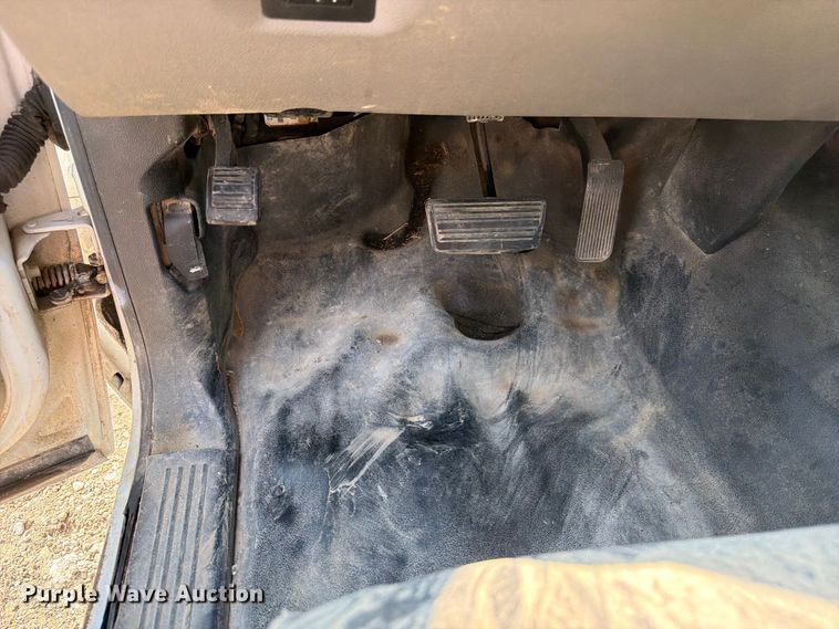 image for item OE9621 2012 Chevrolet Silverado 3500 Crew Cab utility bed pickup truck