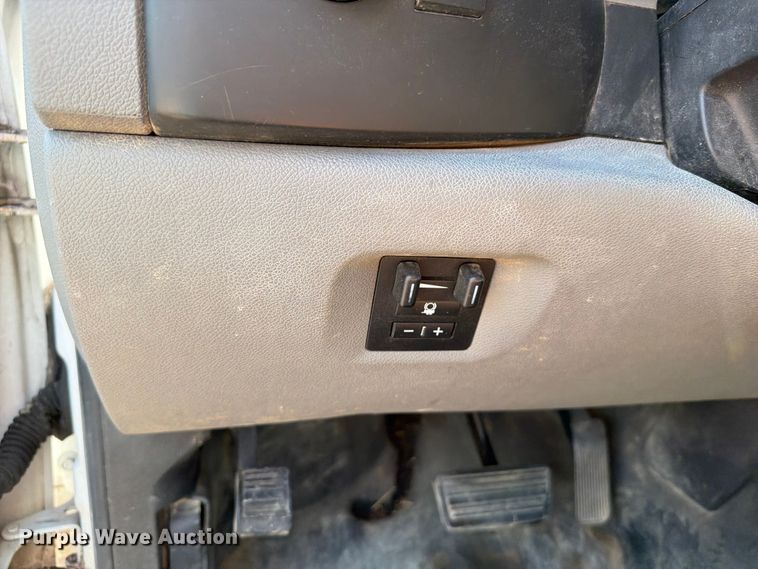 image for item OE9621 2012 Chevrolet Silverado 3500 Crew Cab utility bed pickup truck