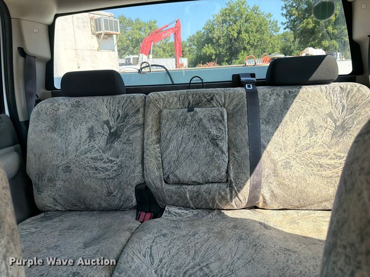 image for item OE9621 2012 Chevrolet Silverado 3500 Crew Cab utility bed pickup truck