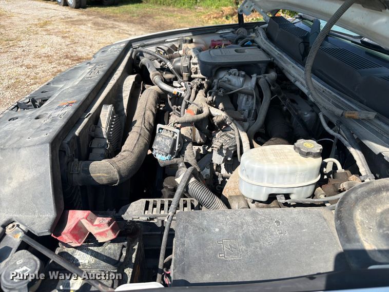 image for item OE9621 2012 Chevrolet Silverado 3500 Crew Cab utility bed pickup truck