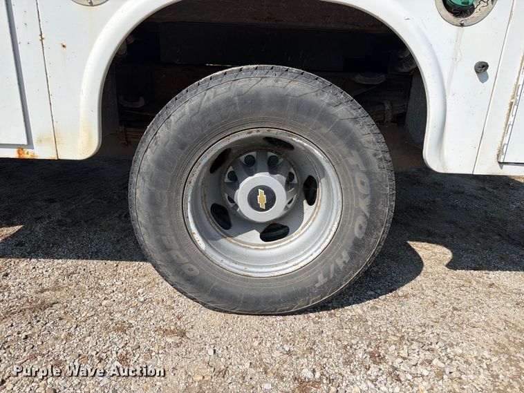 image for item OE9621 2012 Chevrolet Silverado 3500 Crew Cab utility bed pickup truck