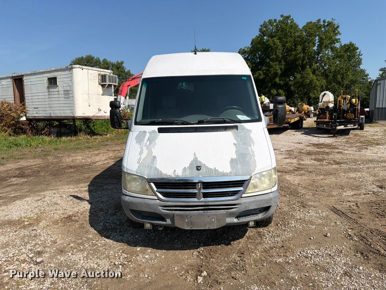 image for item OE9622 2005 Dodge Sprinter van