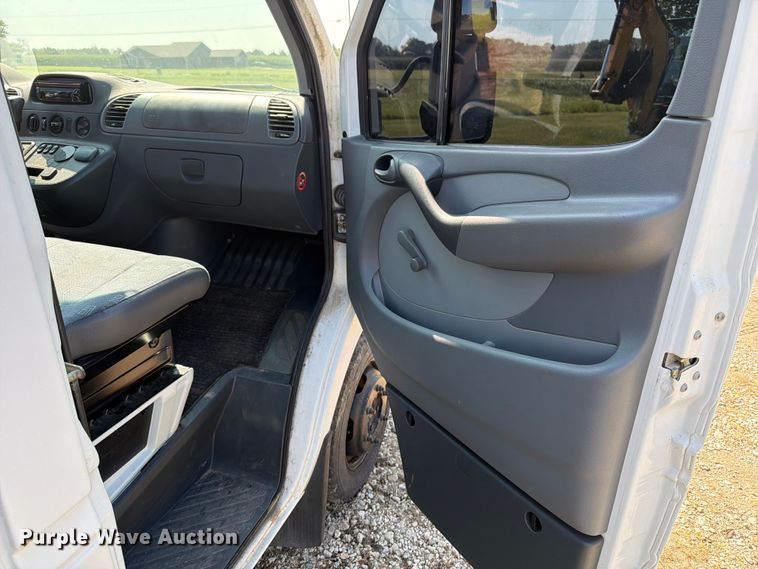 image for item OE9622 2005 Dodge Sprinter van