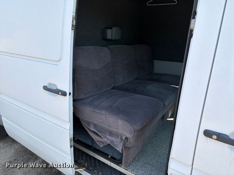 image for item OE9622 2005 Dodge Sprinter van