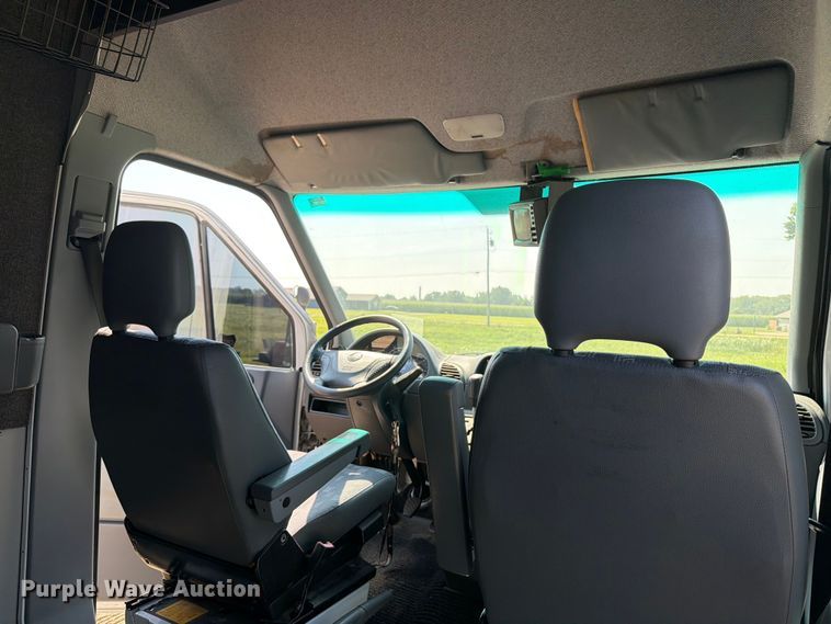 image for item OE9622 2005 Dodge Sprinter van