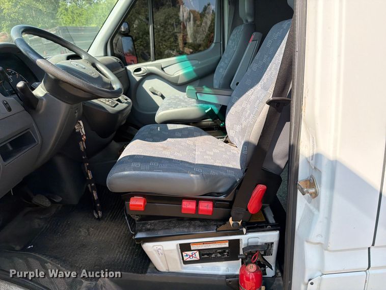 image for item OE9622 2005 Dodge Sprinter van