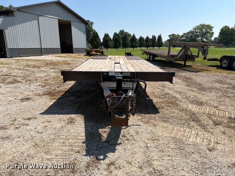 image for item OE9623 2011 Trail King Industries TK24LP 262 equipment trailer