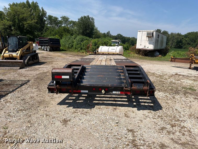 image for item OE9623 2011 Trail King Industries TK24LP 262 equipment trailer