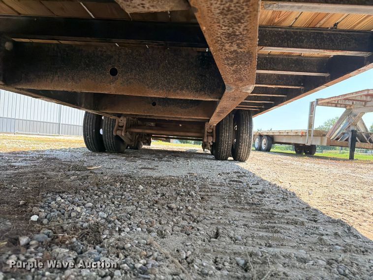 image for item OE9623 2011 Trail King Industries TK24LP 262 equipment trailer