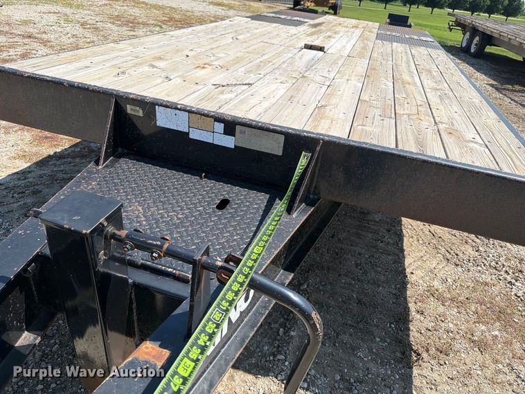 image for item OE9623 2011 Trail King Industries TK24LP 262 equipment trailer