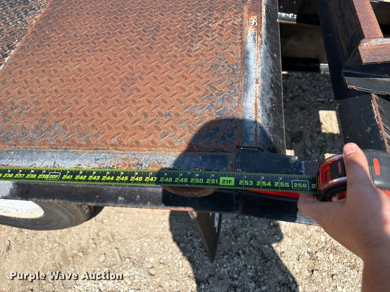 image for item OE9623 2011 Trail King Industries TK24LP 262 equipment trailer
