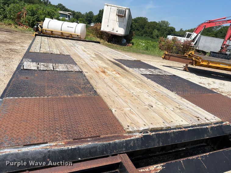image for item OE9623 2011 Trail King Industries TK24LP 262 equipment trailer