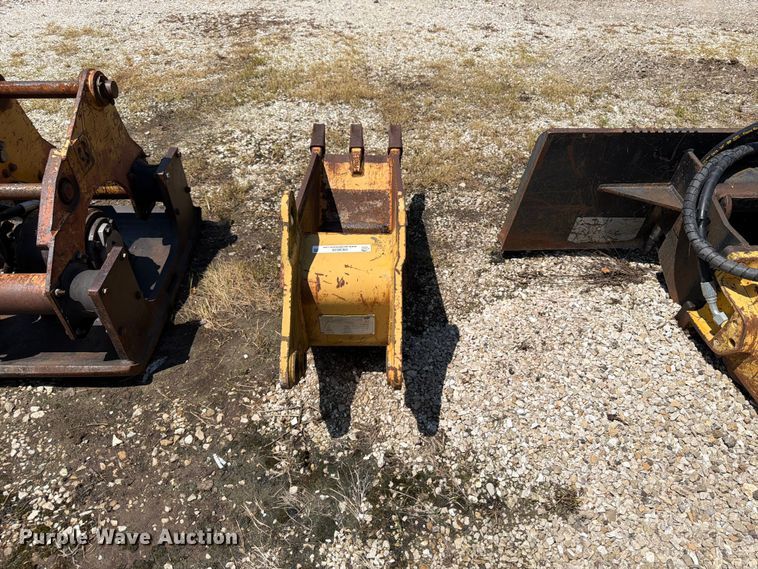 image for item OE9626 Caterpillar backhoe bucket
