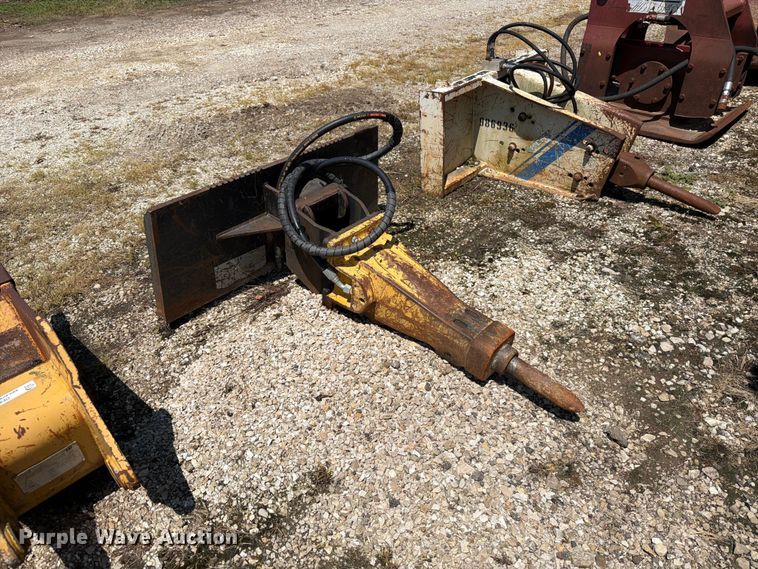image for item OE9627 Atlas Copco SBU 230 skid steer breaker