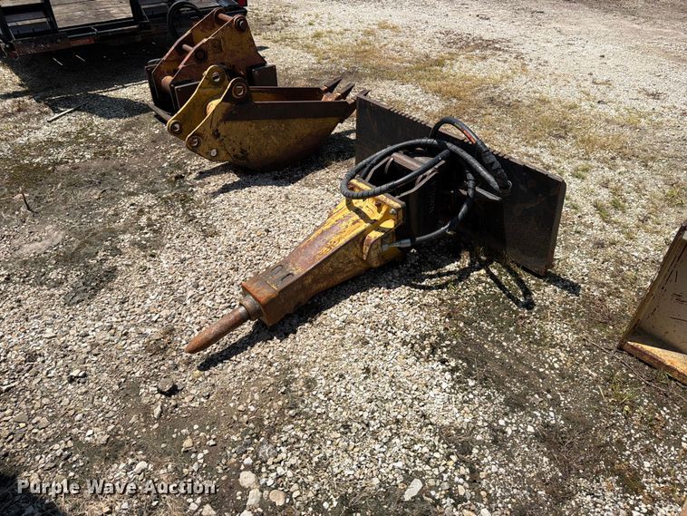 image for item OE9627 Atlas Copco SBU 230 skid steer breaker