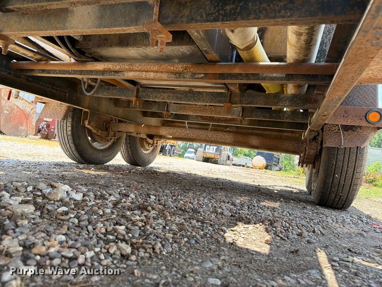 image for item OE9633 2006 Vermeer V500 vacuum trailer