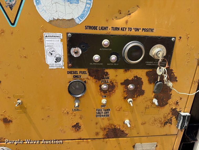 image for item OE9633 2006 Vermeer V500 vacuum trailer