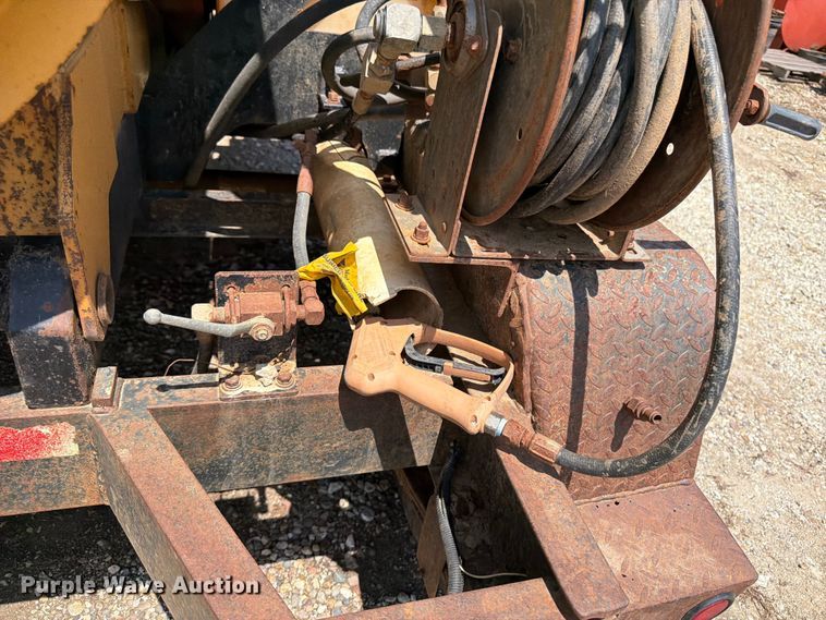 image for item OE9633 2006 Vermeer V500 vacuum trailer
