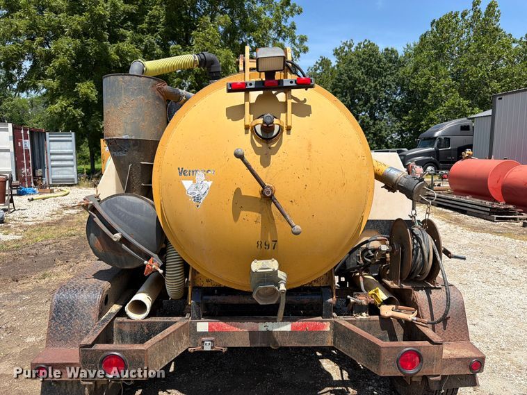 image for item OE9633 2006 Vermeer V500 vacuum trailer