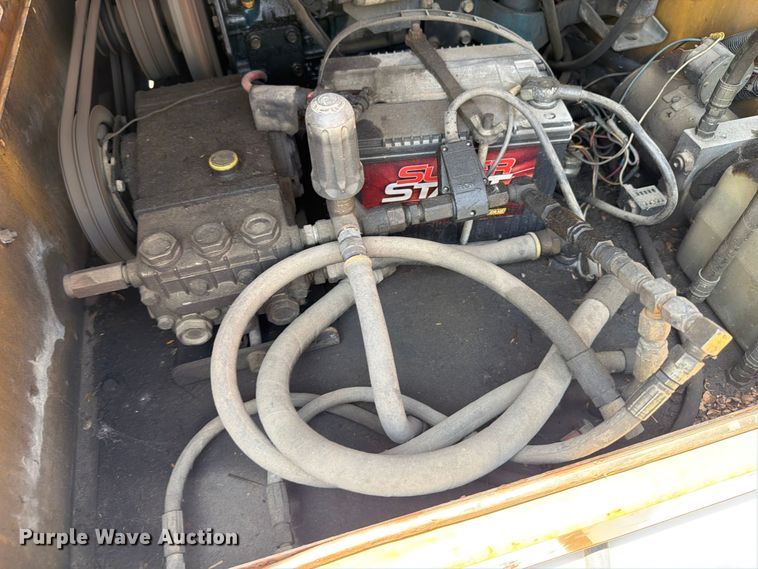 image for item OE9633 2006 Vermeer V500 vacuum trailer