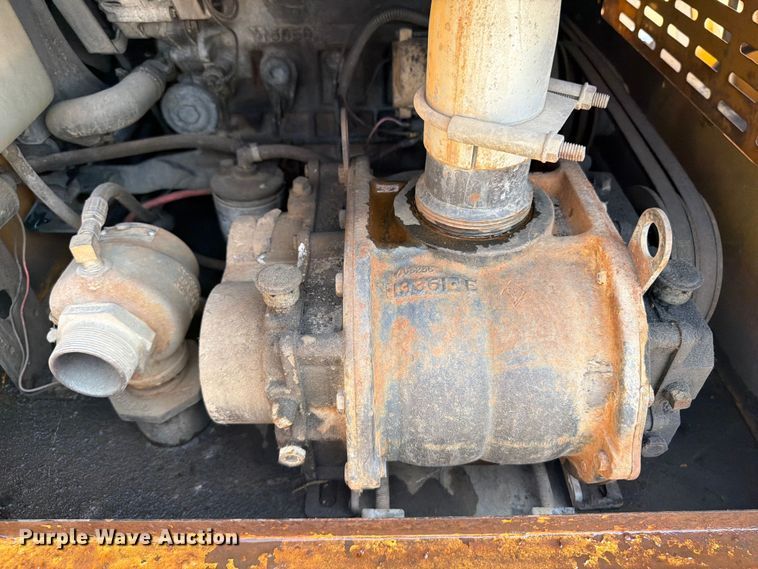 image for item OE9633 2006 Vermeer V500 vacuum trailer